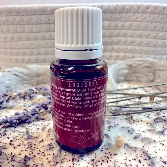 New Young Living Thieves Essential Oil, 15ml - Picture 3 of 5
